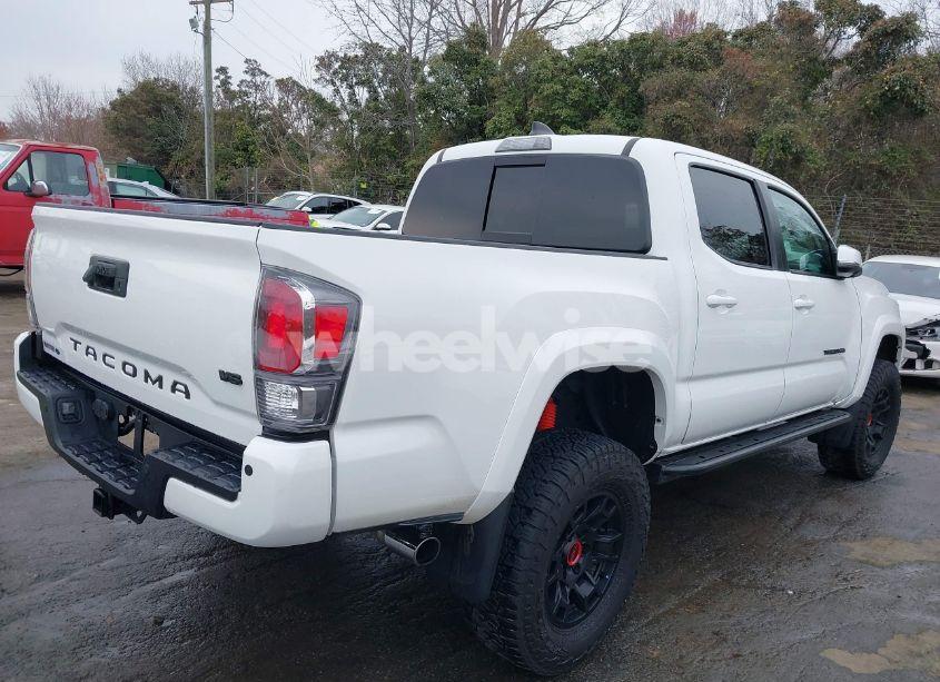 Photo 4 of 2022 Toyota Tacoma TRD SPORT (VIN 3TMCZ5ANXNM467411)