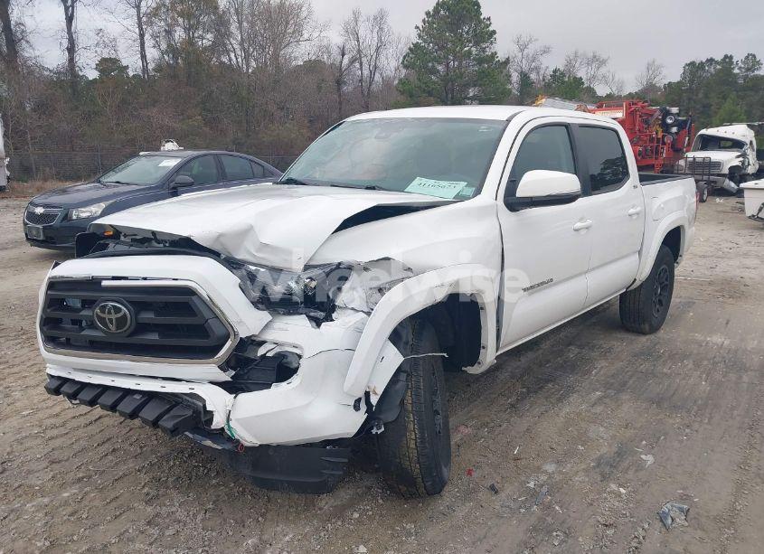 Photo 2 of 2022 Toyota Tacoma SR5 V6 (VIN 3TMCZ5ANXNM477503)