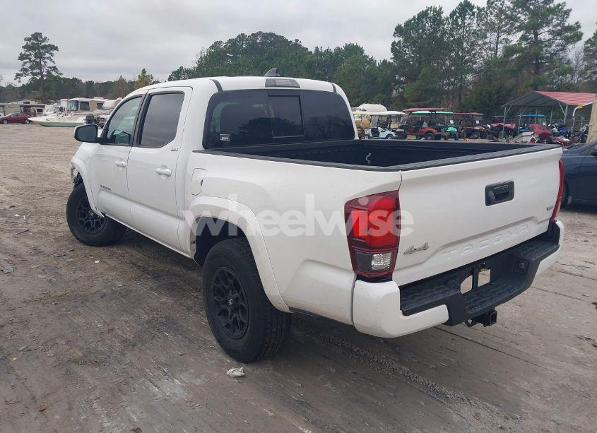 Photo 3 of 2022 Toyota Tacoma SR5 V6 (VIN 3TMCZ5ANXNM477503)