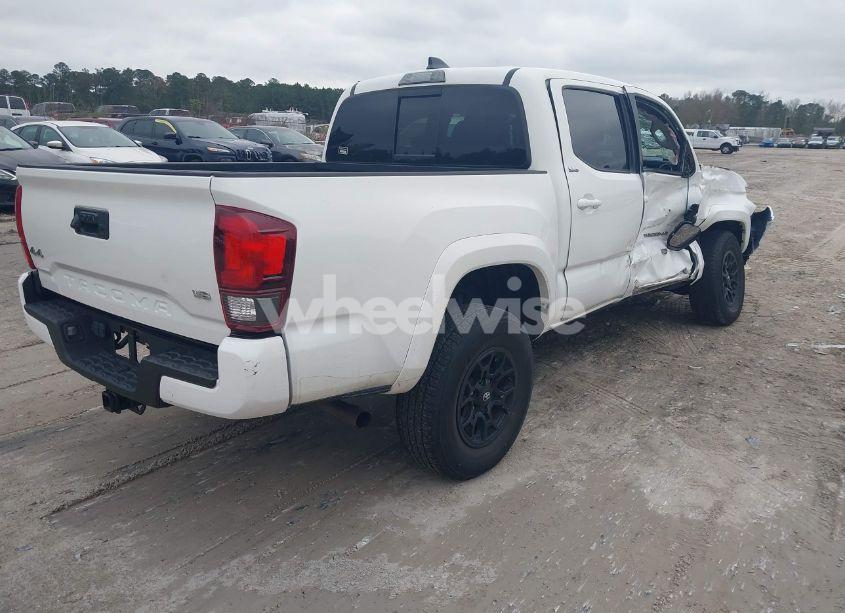Photo 4 of 2022 Toyota Tacoma SR5 V6 (VIN 3TMCZ5ANXNM477503)