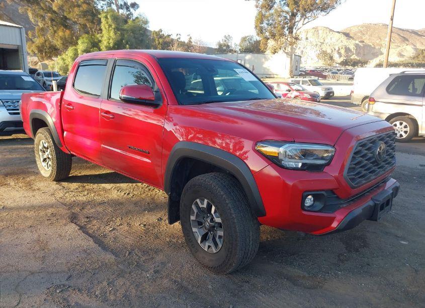 2022 Toyota Tacoma TRD OFF ROAD (VIN 3TMCZ5ANXNM492647) main photo