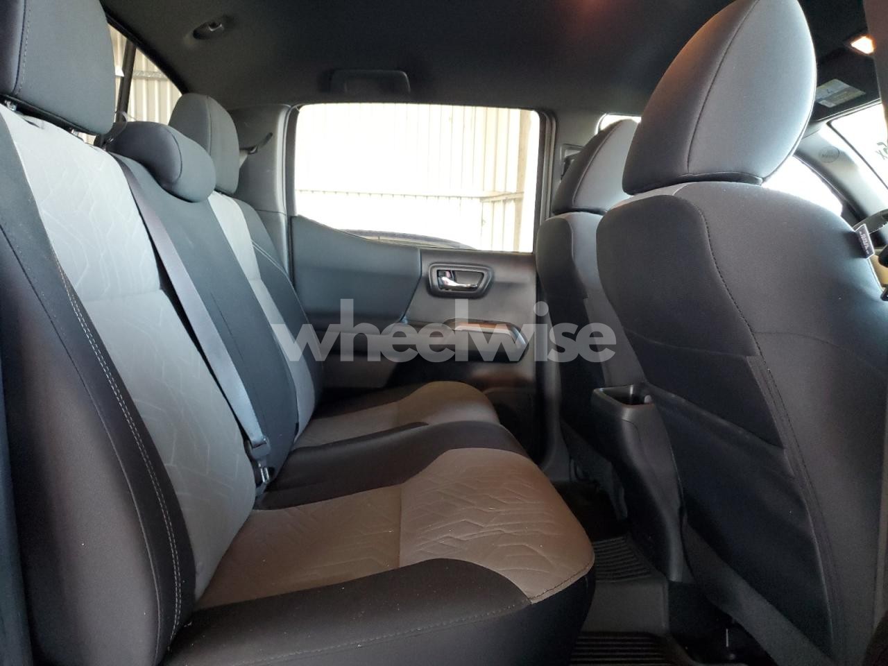 Photo 10 of 2022 TOYOTA TACOMA DOUBLE CAB (VIN 3TMCZ5ANXNM520656)