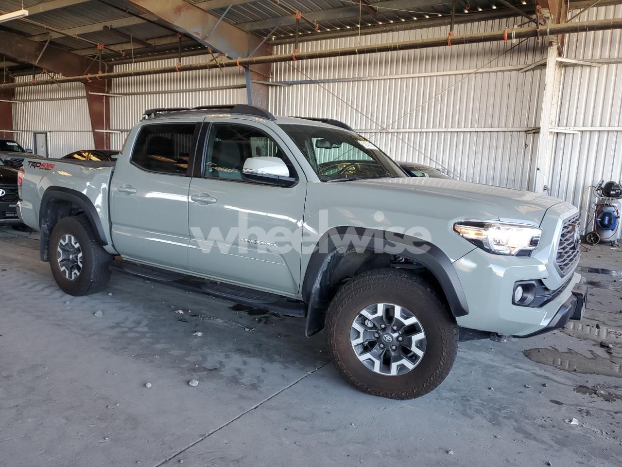 Photo 4 of 2022 TOYOTA TACOMA DOUBLE CAB (VIN 3TMCZ5ANXNM520656)