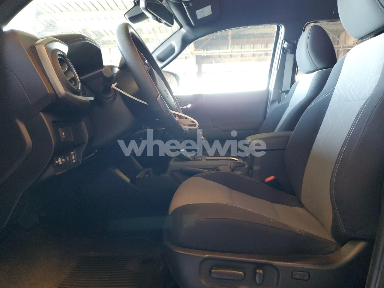 Photo 7 of 2022 TOYOTA TACOMA DOUBLE CAB (VIN 3TMCZ5ANXNM520656)