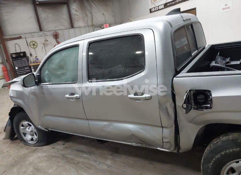 Photo 15 of 2022 Toyota Tacoma SR V6 (VIN 3TMCZ5ANXNM530930)