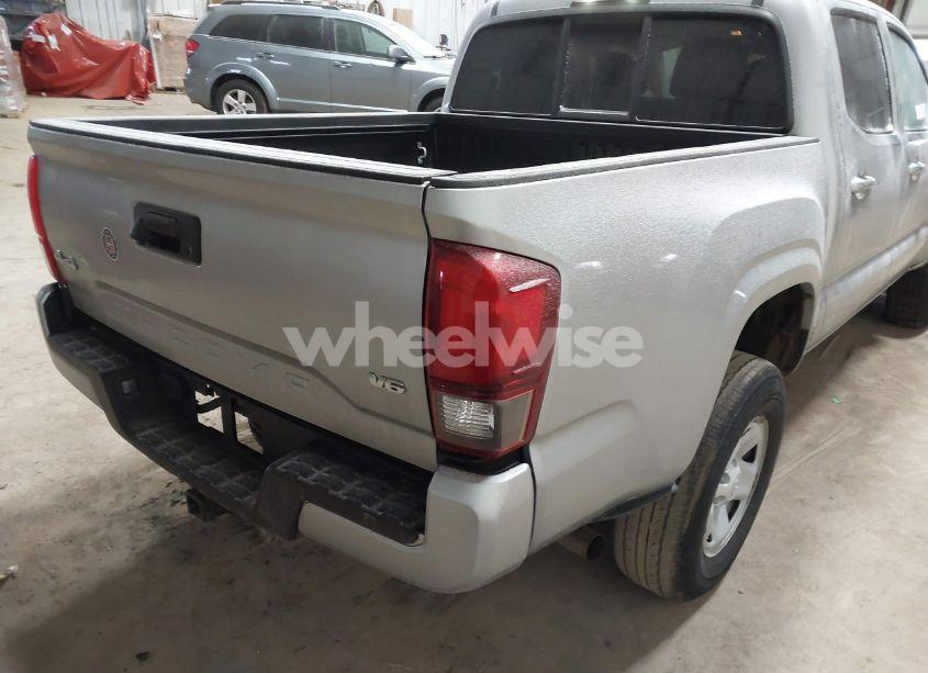 Photo 4 of 2022 Toyota Tacoma SR V6 (VIN 3TMCZ5ANXNM530930)