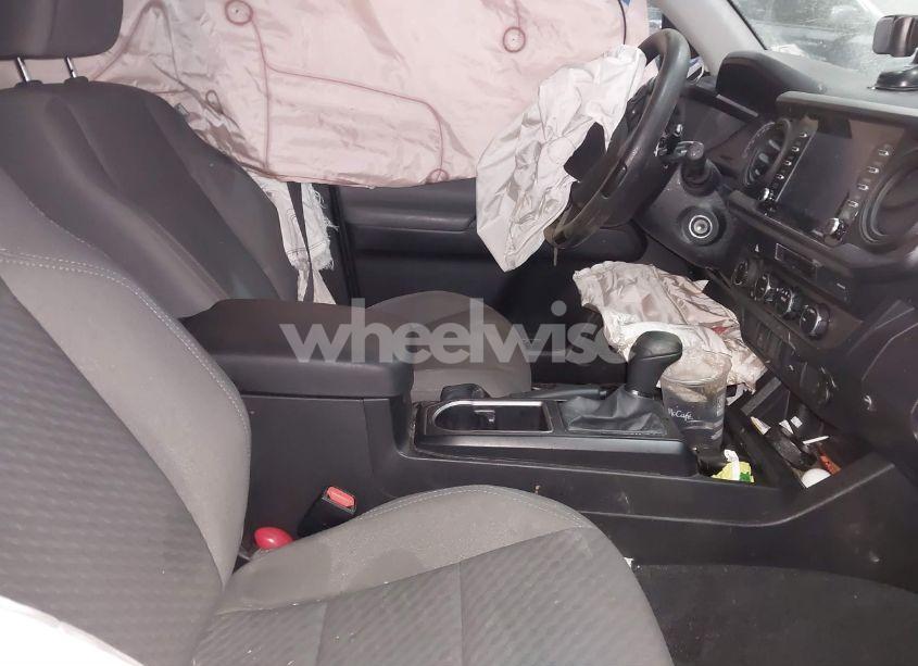 Photo 5 of 2022 Toyota Tacoma SR V6 (VIN 3TMCZ5ANXNM530930)