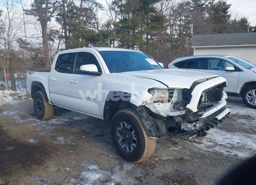 2023 Toyota Tacoma TRD OFF ROAD (VIN 3TMCZ5ANXPM599135) main photo