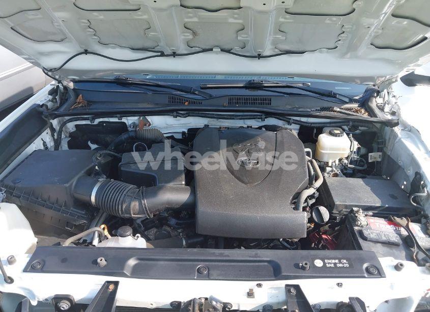 Photo 10 of 2018 Toyota Tacoma TRD OFF ROAD (VIN 3TMDZ5BN0JM041160)