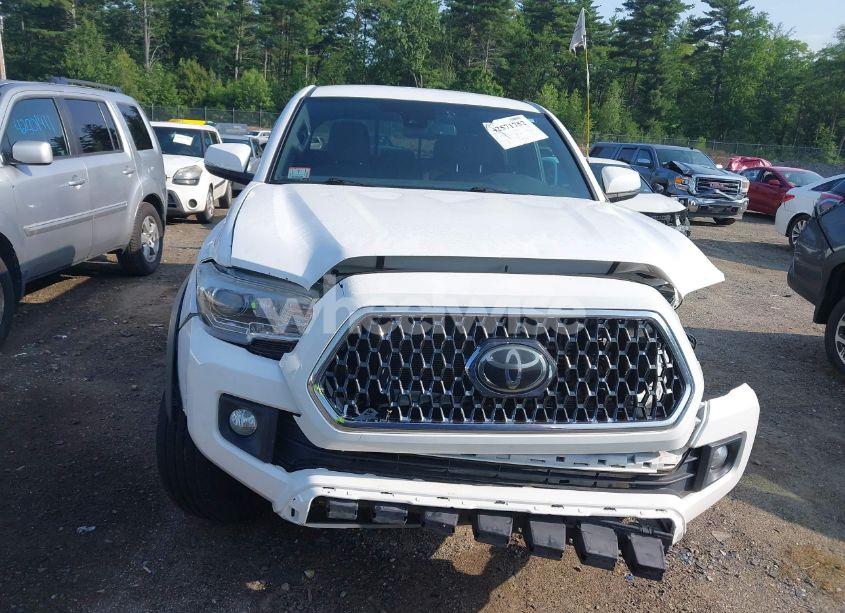 Photo 12 of 2018 Toyota Tacoma TRD OFF ROAD (VIN 3TMDZ5BN0JM041160)