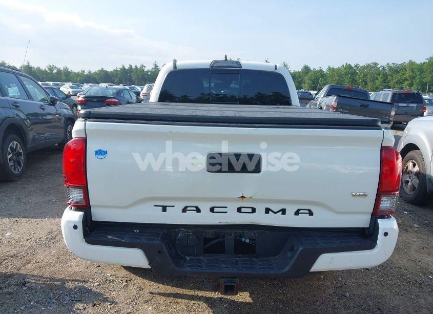 Photo 16 of 2018 Toyota Tacoma TRD OFF ROAD (VIN 3TMDZ5BN0JM041160)