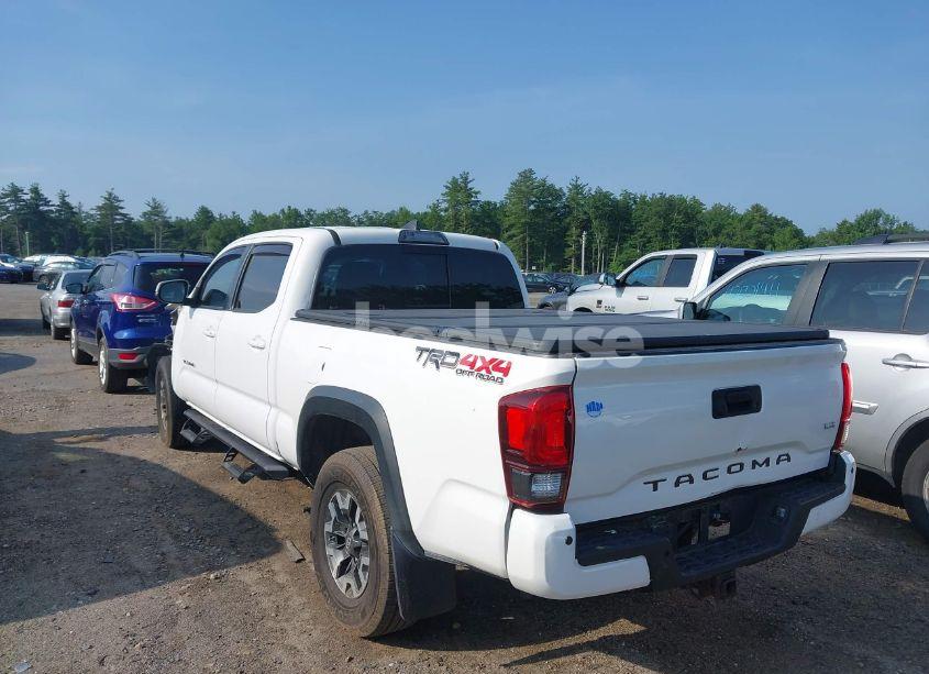 Photo 3 of 2018 Toyota Tacoma TRD OFF ROAD (VIN 3TMDZ5BN0JM041160)