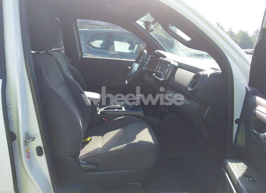 Photo 5 of 2018 Toyota Tacoma TRD OFF ROAD (VIN 3TMDZ5BN0JM041160)