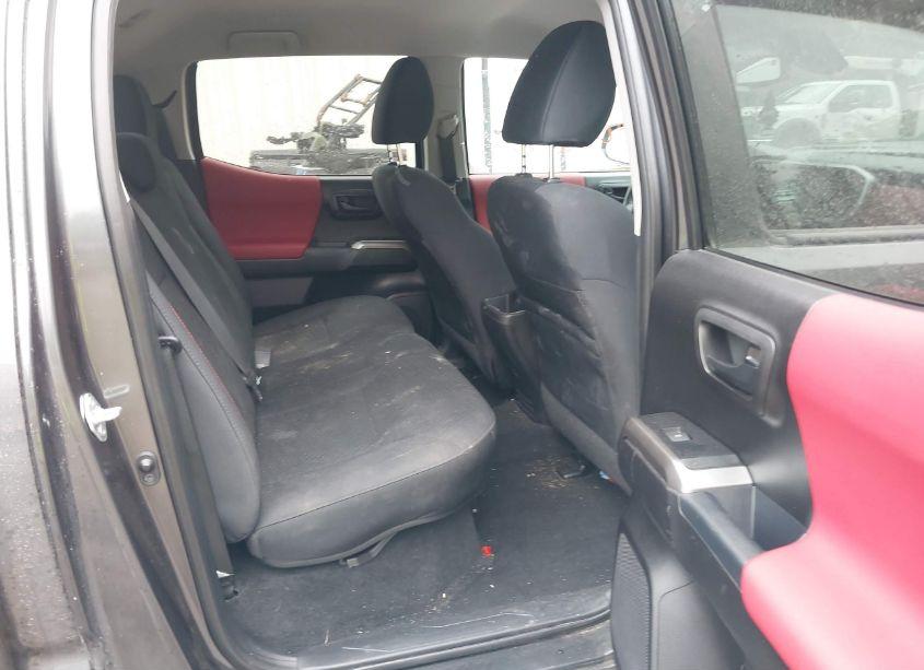 Photo 8 of 2021 Toyota Tacoma SR5 V6 (VIN 3TMDZ5BN0MM105962)