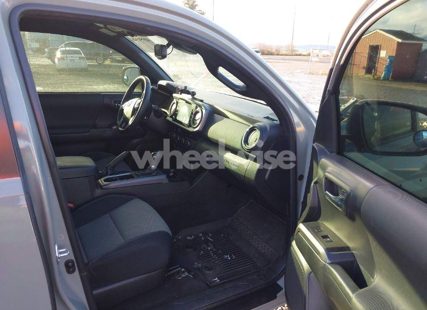 Photo 5 of 2022 Toyota Tacoma TRD OFF ROAD (VIN 3TMDZ5BN0NM137912)