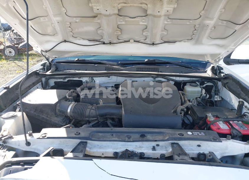 Photo 10 of 2017 Toyota Tacoma TRD OFF ROAD (VIN 3TMDZ5BN1HM014950)