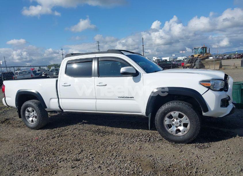 Photo 13 of 2017 Toyota Tacoma TRD OFF ROAD (VIN 3TMDZ5BN1HM014950)