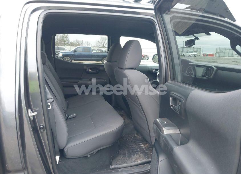 Photo 8 of 2017 Toyota Tacoma TRD OFF ROAD (VIN 3TMDZ5BN1HM021039)