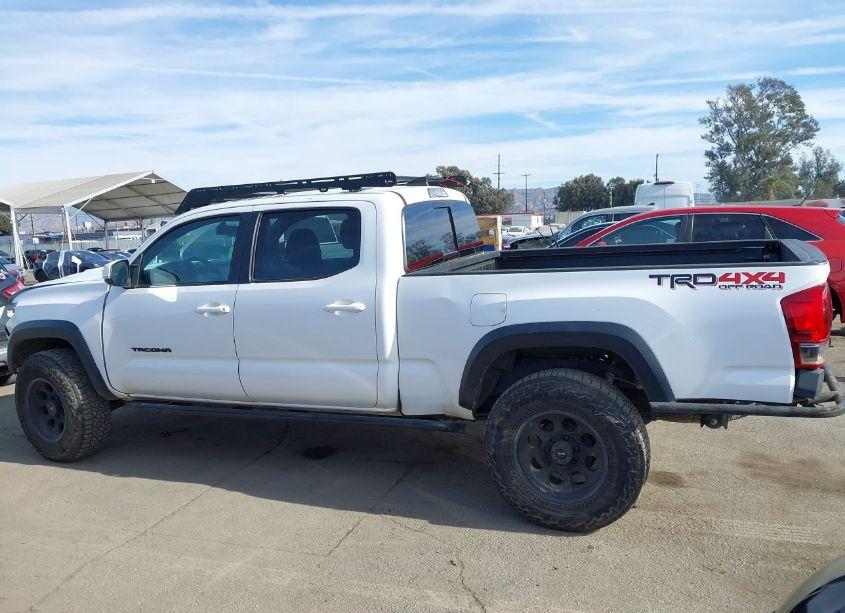 Photo 14 of 2017 Toyota Tacoma TRD OFF ROAD (VIN 3TMDZ5BN1HM027200)