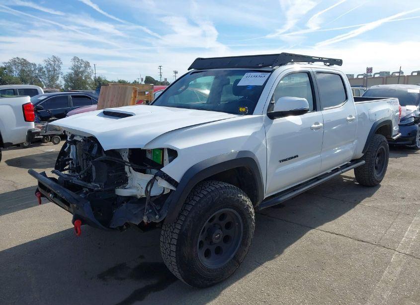 Photo 2 of 2017 Toyota Tacoma TRD OFF ROAD (VIN 3TMDZ5BN1HM027200)