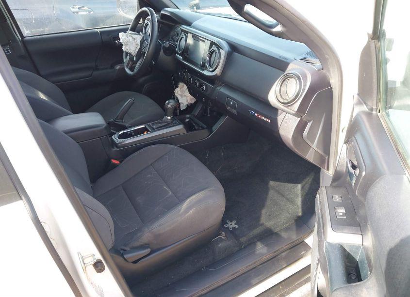 Photo 5 of 2017 Toyota Tacoma TRD OFF ROAD (VIN 3TMDZ5BN1HM027200)