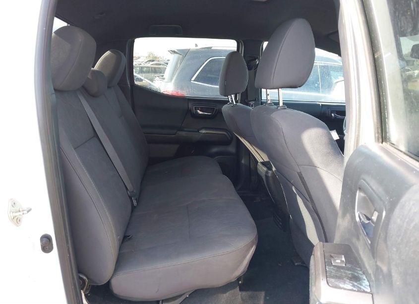 Photo 8 of 2017 Toyota Tacoma TRD OFF ROAD (VIN 3TMDZ5BN1HM027200)