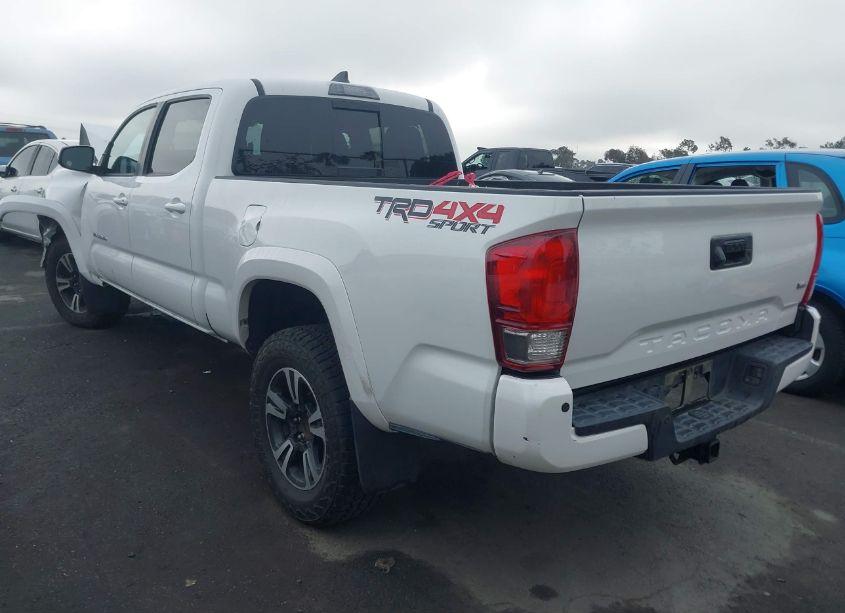 Photo 3 of 2017 Toyota Tacoma TRD SPORT (VIN 3TMDZ5BN1HM027648)