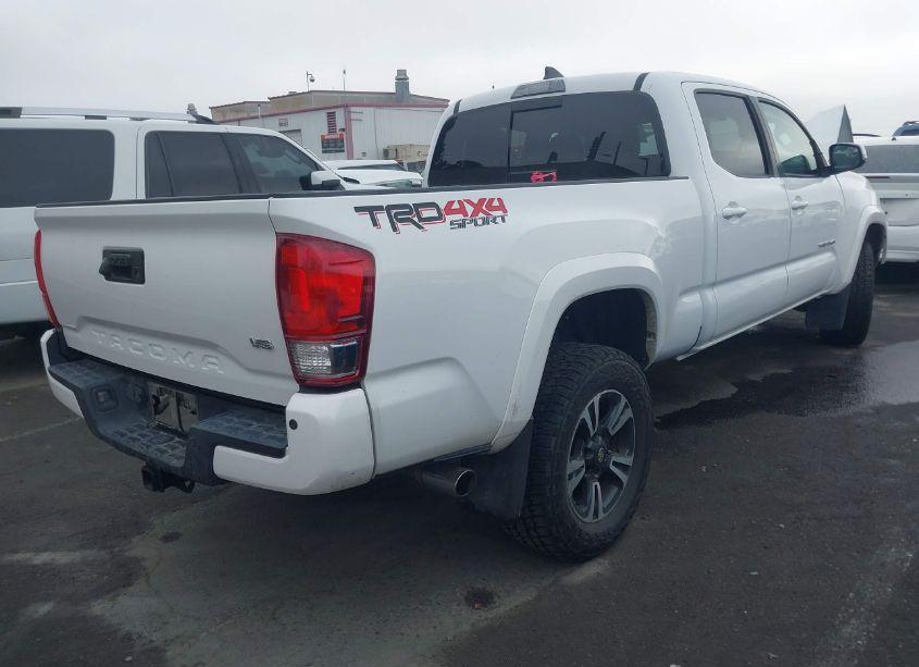 Photo 4 of 2017 Toyota Tacoma TRD SPORT (VIN 3TMDZ5BN1HM027648)