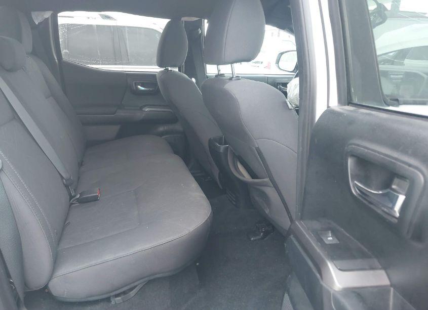 Photo 8 of 2017 Toyota Tacoma TRD SPORT (VIN 3TMDZ5BN1HM027648)