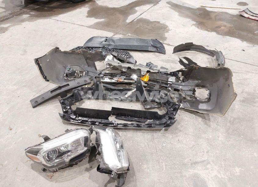 Photo 12 of 2018 Toyota Tacoma TRD OFF ROAD (VIN 3TMDZ5BN1JM046979)