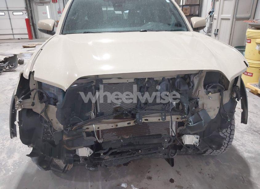 Photo 13 of 2018 Toyota Tacoma TRD OFF ROAD (VIN 3TMDZ5BN1JM046979)