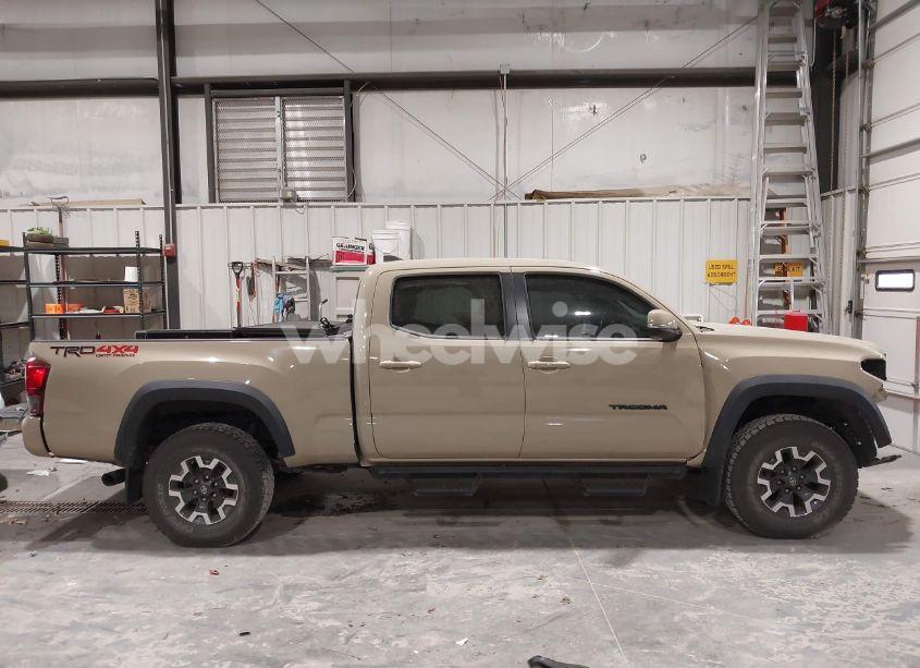 Photo 14 of 2018 Toyota Tacoma TRD OFF ROAD (VIN 3TMDZ5BN1JM046979)