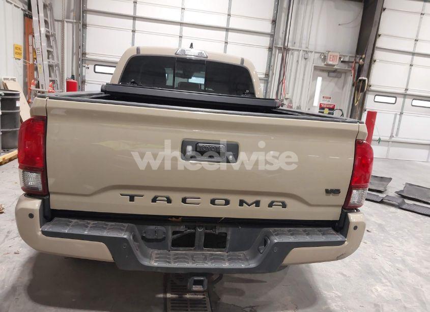 Photo 17 of 2018 Toyota Tacoma TRD OFF ROAD (VIN 3TMDZ5BN1JM046979)