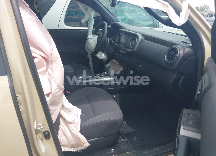 Photo 5 of 2018 Toyota Tacoma TRD OFF ROAD (VIN 3TMDZ5BN1JM046979)