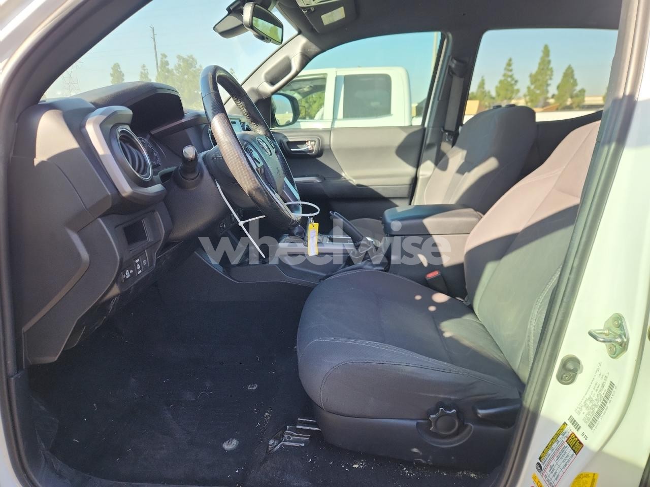 Photo 7 of 2019 TOYOTA TACOMA DOUBLE CAB (VIN 3TMDZ5BN1KM056607)