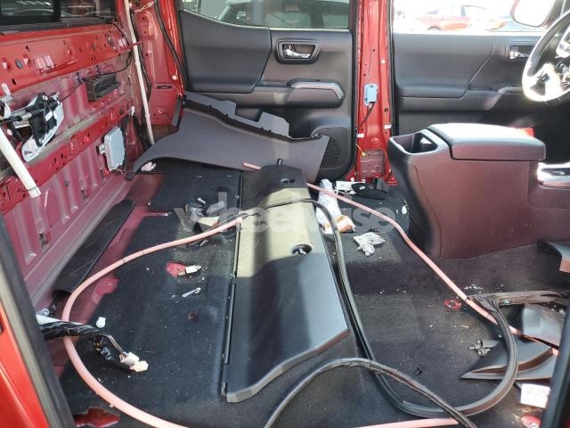 Photo 10 of 2022 TOYOTA TACOMA DOUBLE CAB N/A (VIN 3TMDZ5BN1NM135571)