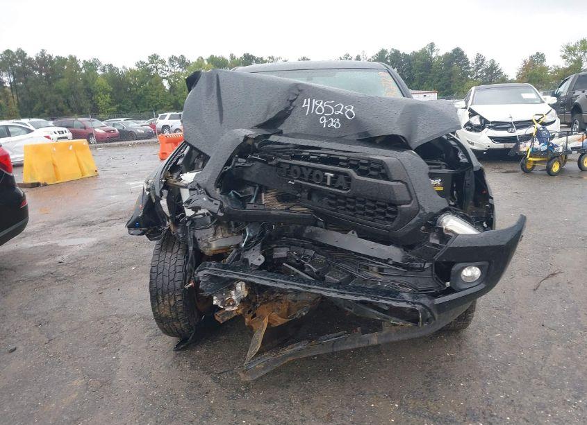 Photo 11 of 2016 Toyota Tacoma SR5 V6 (VIN 3TMDZ5BN2GM009514)
