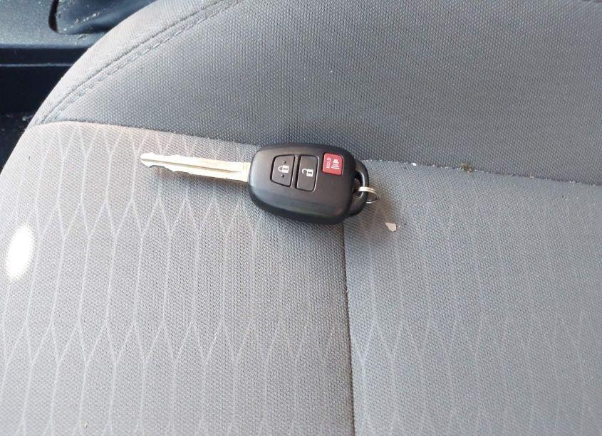 Photo 11 of 2017 Toyota Tacoma SR5 V6 (VIN 3TMDZ5BN2HM020692)