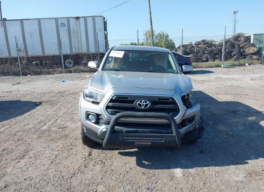 Photo 12 of 2017 Toyota Tacoma SR5 V6 (VIN 3TMDZ5BN2HM020692)
