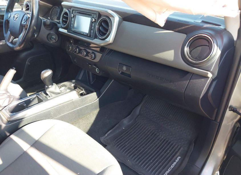 Photo 5 of 2017 Toyota Tacoma SR5 V6 (VIN 3TMDZ5BN2HM020692)