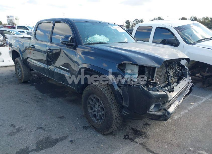 2017 Toyota Tacoma SR5 V6 (VIN 3TMDZ5BN2HM030199) main photo