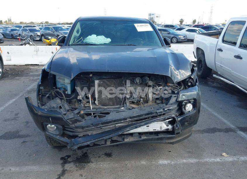 Photo 13 of 2017 Toyota Tacoma SR5 V6 (VIN 3TMDZ5BN2HM030199)