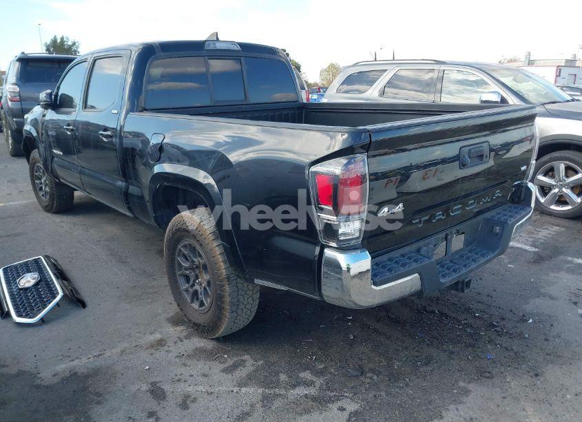 Photo 3 of 2017 Toyota Tacoma SR5 V6 (VIN 3TMDZ5BN2HM030199)