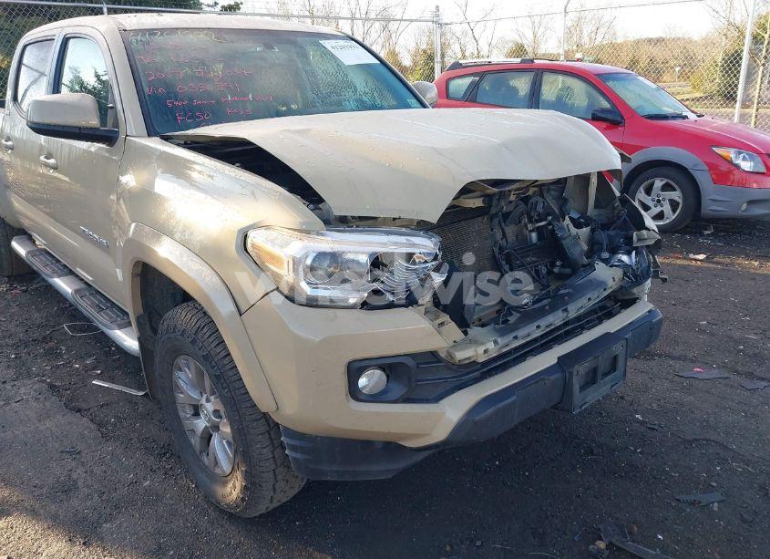 Photo 6 of 2017 Toyota Tacoma SR5 V6 (VIN 3TMDZ5BN2HM035841)