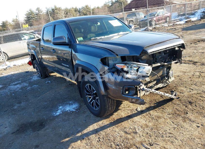2018 Toyota Tacoma SR5 V6 (VIN 3TMDZ5BN2JM036459) main photo