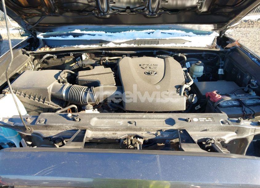 Photo 10 of 2018 Toyota Tacoma SR5 V6 (VIN 3TMDZ5BN2JM036459)