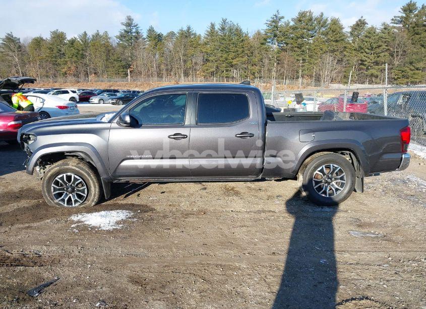 Photo 14 of 2018 Toyota Tacoma SR5 V6 (VIN 3TMDZ5BN2JM036459)