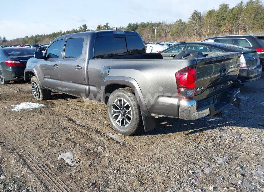 Photo 3 of 2018 Toyota Tacoma SR5 V6 (VIN 3TMDZ5BN2JM036459)