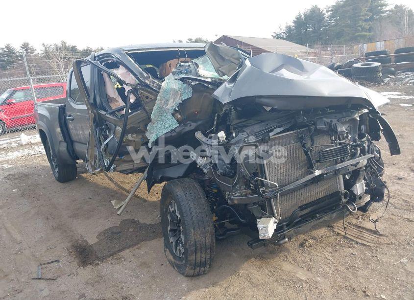 2019 Toyota Tacoma TRD OFF ROAD (VIN 3TMDZ5BN2KM060830) main photo