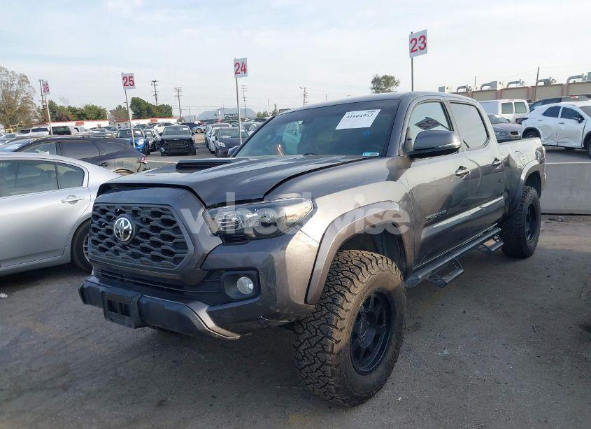 Photo 2 of 2021 Toyota Tacoma DOUBLE CAB/SR5/TRD SPORT/TRD OFF ROAD (VIN 3TMDZ5BN2MM108586)